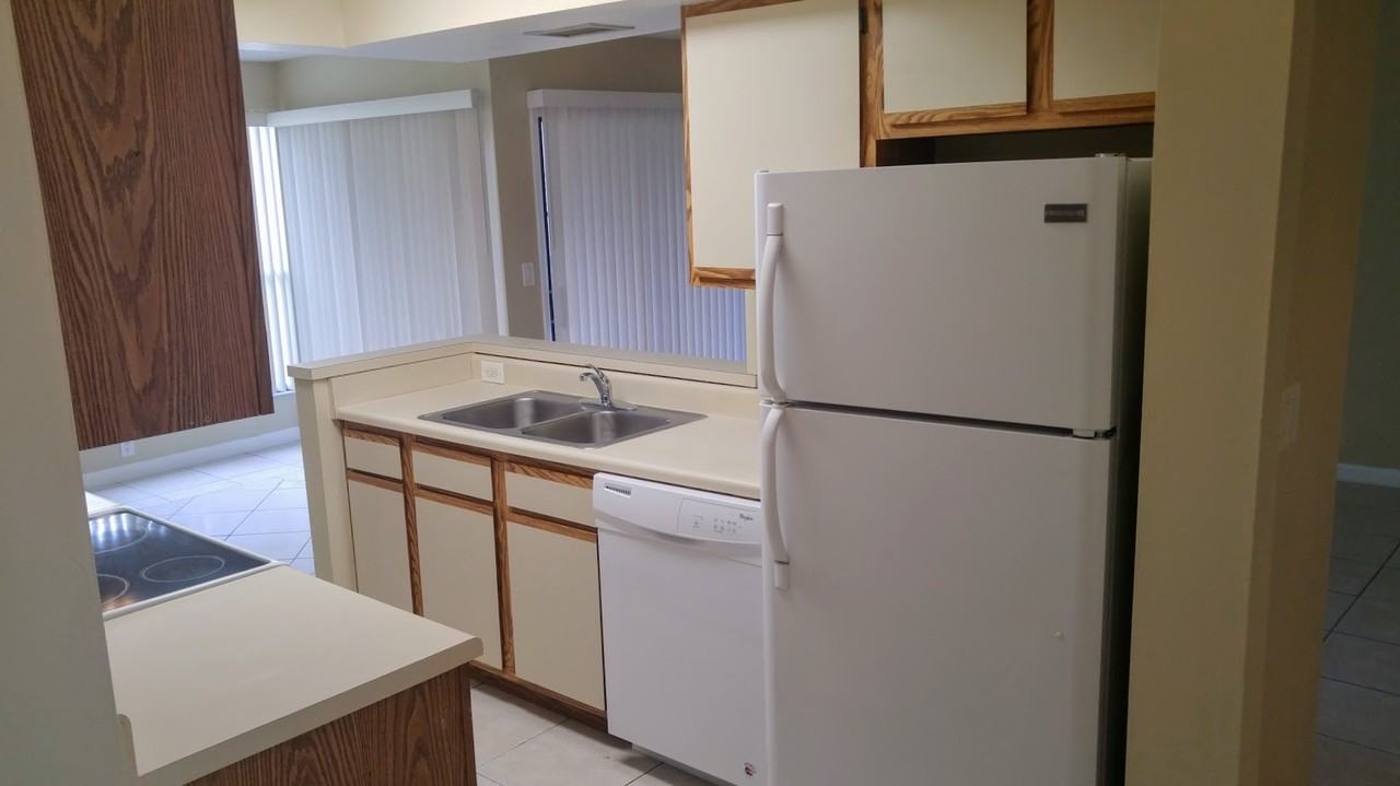 1408 Skybolt Ct - Photo 2 of 13