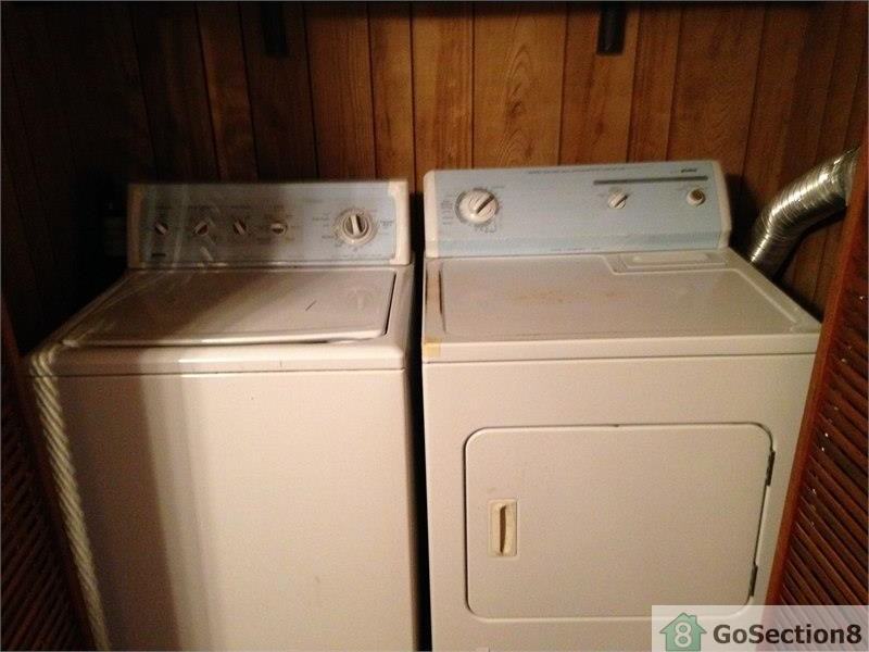 837 Fourth St - Photo 3 of 11