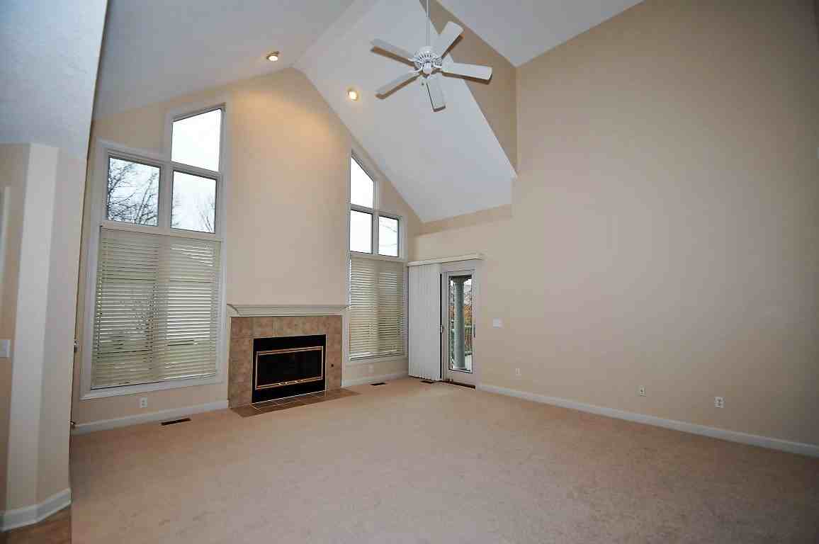 10916 La Cabreah Ln - Photo 3 of 30