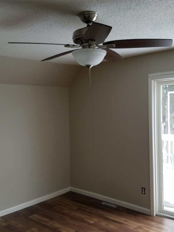 1413 12th Ave NE #1 - Photo 2 of 16