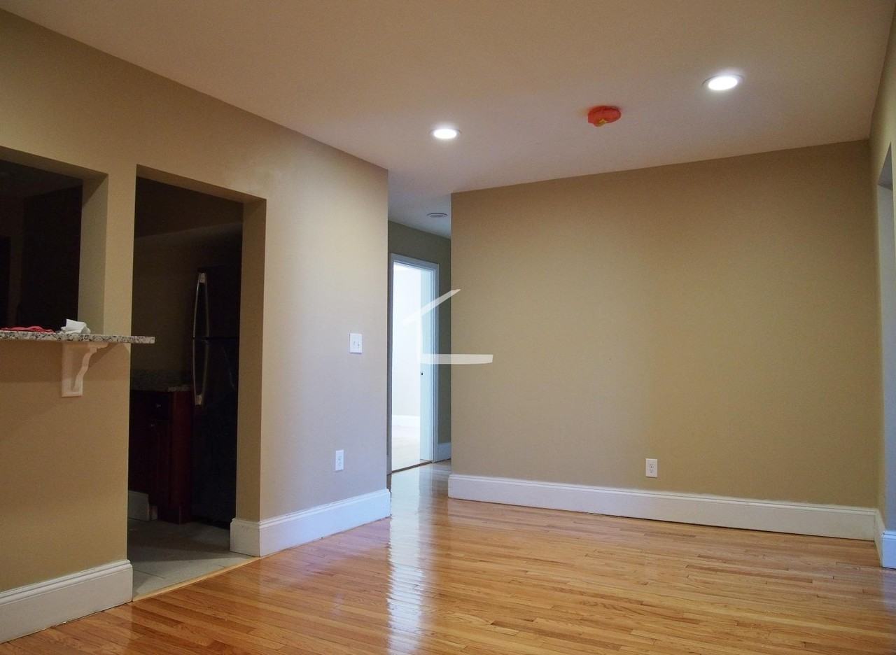 98-48 Egmont St #003