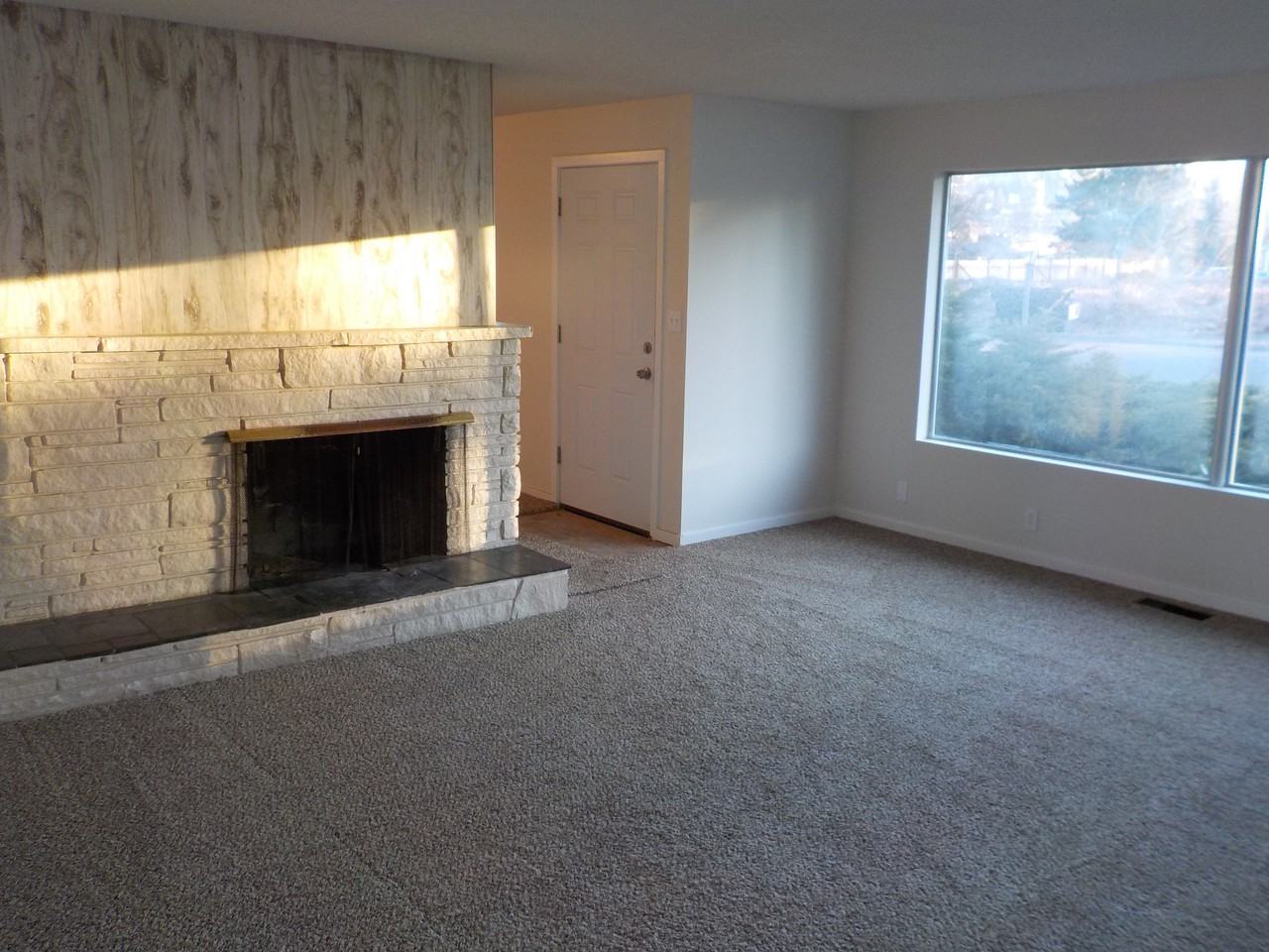 1833 115th Ave NE - Photo 2 of 15