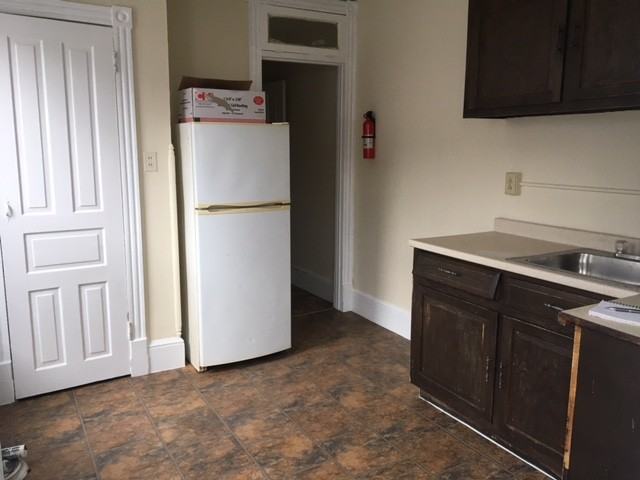 1017 Washington St - Photo 2 of 10