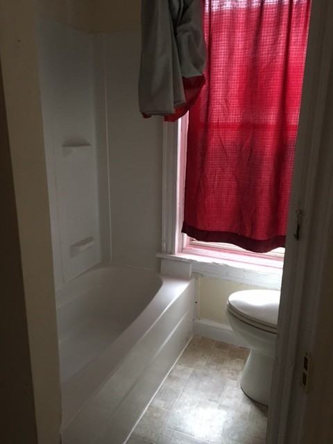 1017 Washington St - Photo 3 of 10