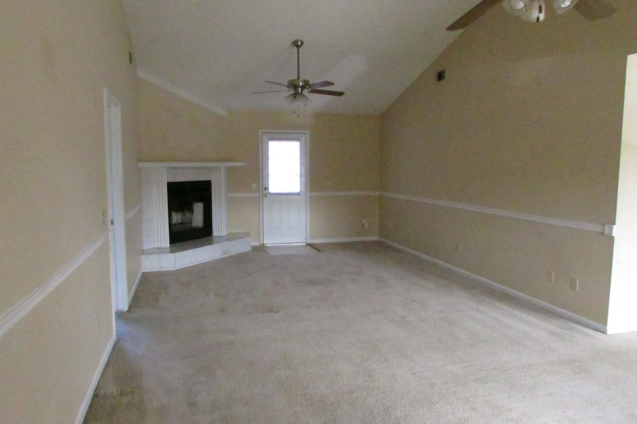 189 Kenny Dr - Photo 2 of 11