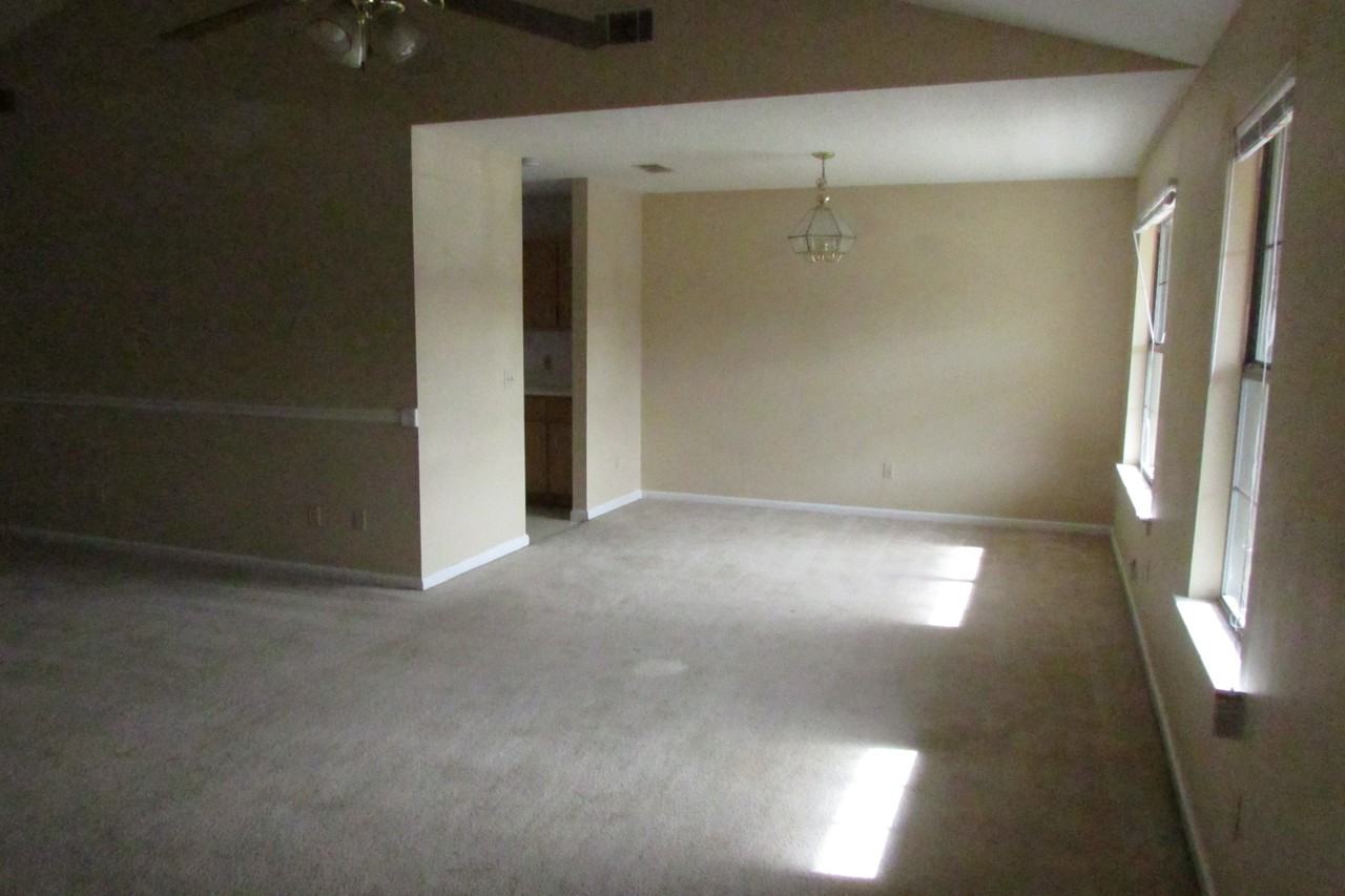 189 Kenny Dr - Photo 3 of 11