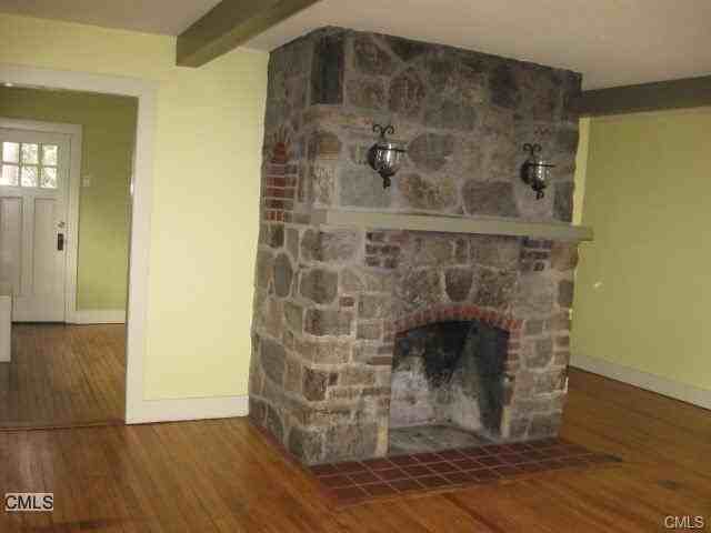 102 Newtown Turnpike - Photo 2 of 8