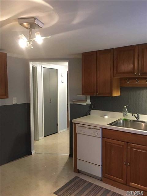 411 Greenlawn Terrace - Photo 2 of 6