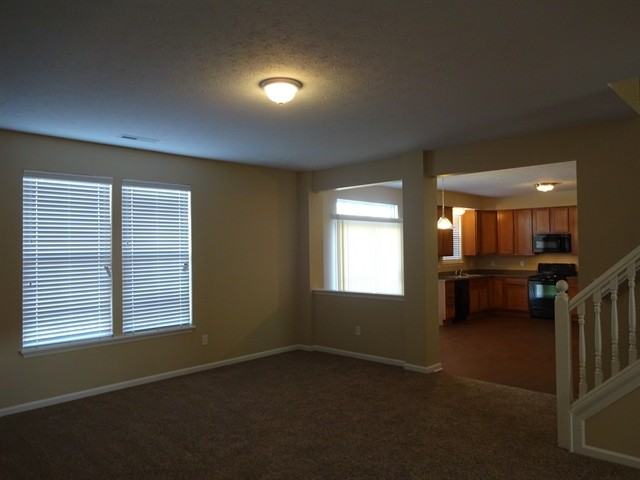 10546 Hunters Crossing Blvd - Photo 3 of 19