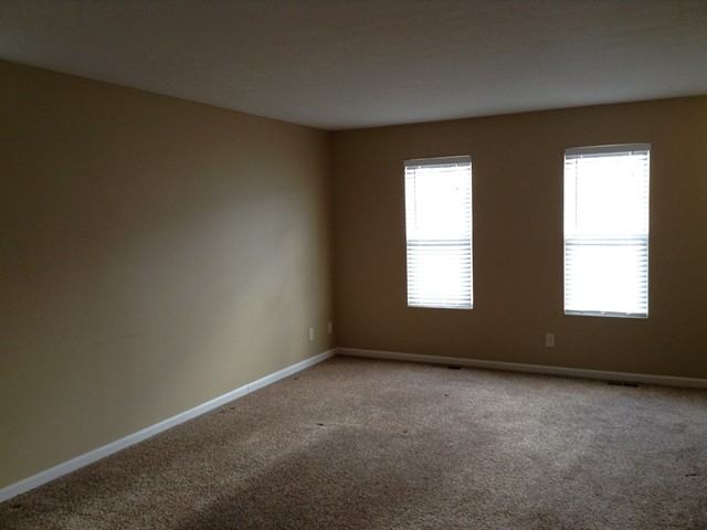 642 Lyonia Dr - Photo 2 of 11