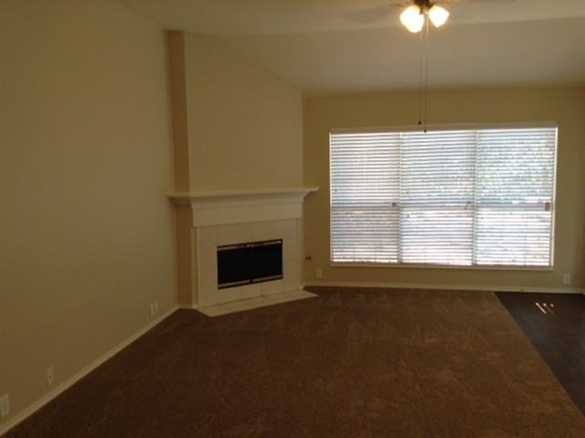 1620 Lansdale Dr - Photo 2 of 11