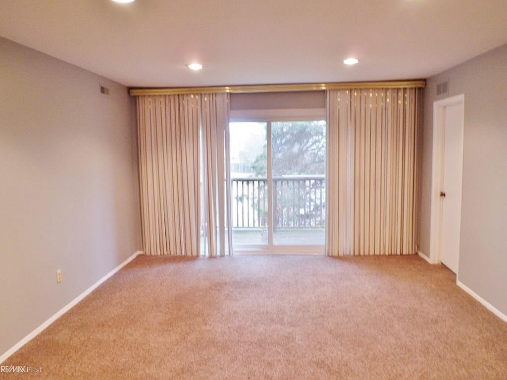 830-930 Chestnut Hill Dr - Photo 2 of 9