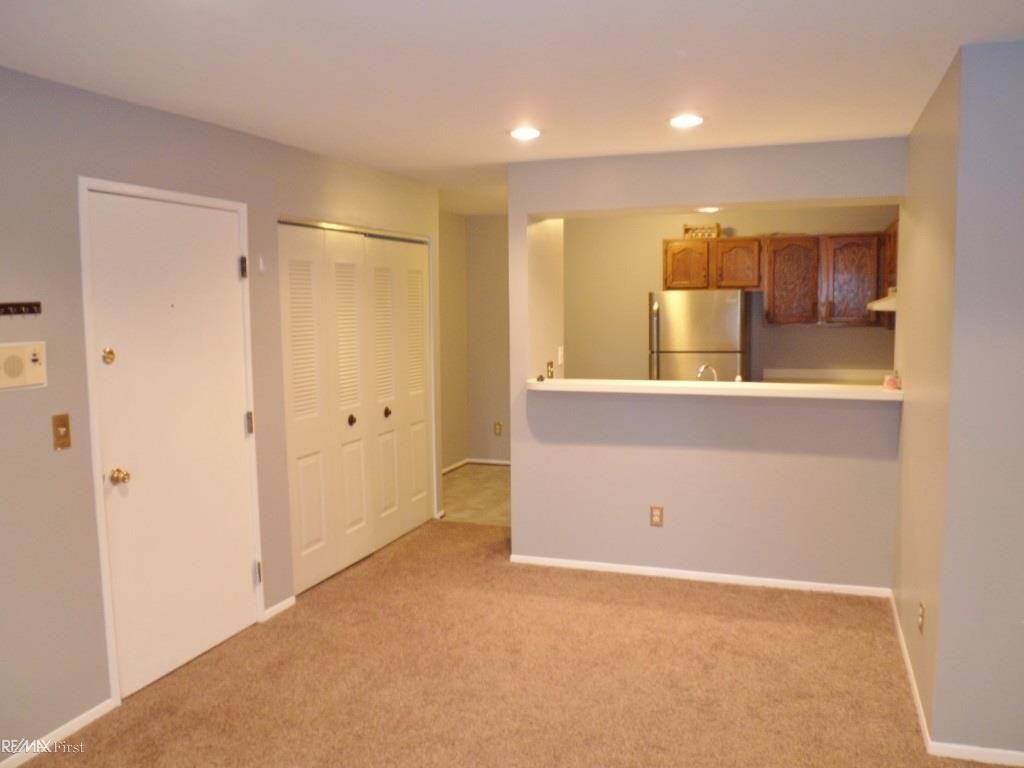 830-930 Chestnut Hill Dr - Photo 3 of 9