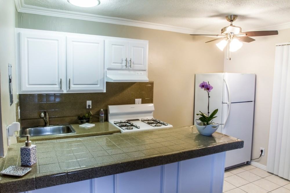 Normandie Apartments - Photo 2 of 20