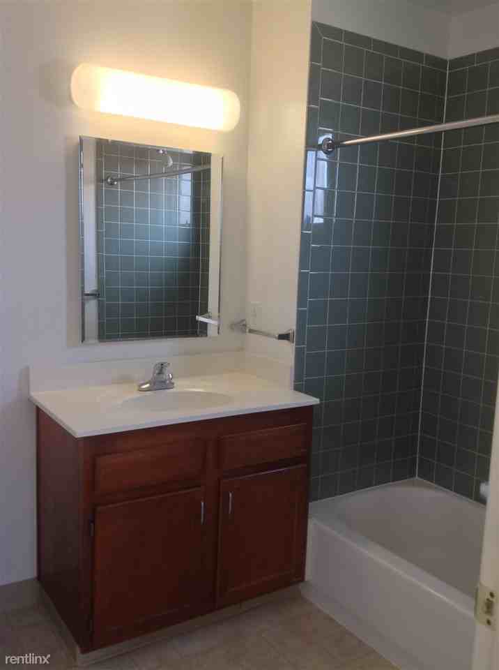 North Market/South Carroll Apartments - Photo 3 of 7