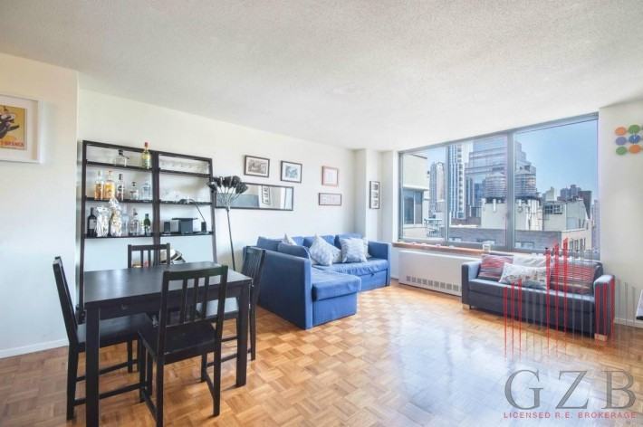 924 6th Ave 24B - Photo 3 of 3