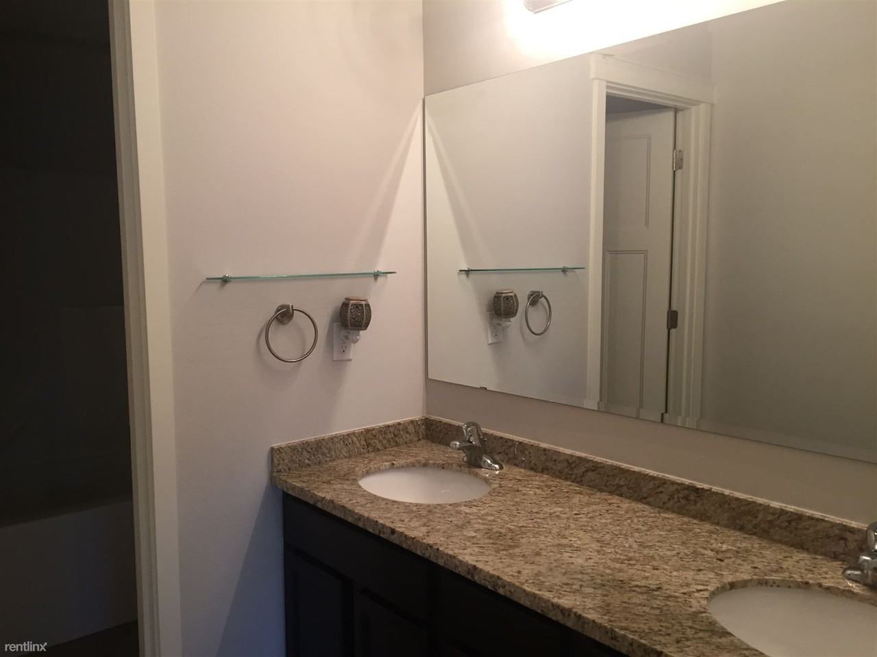 2598-2400 20th Ave NE - Photo 2 of 12