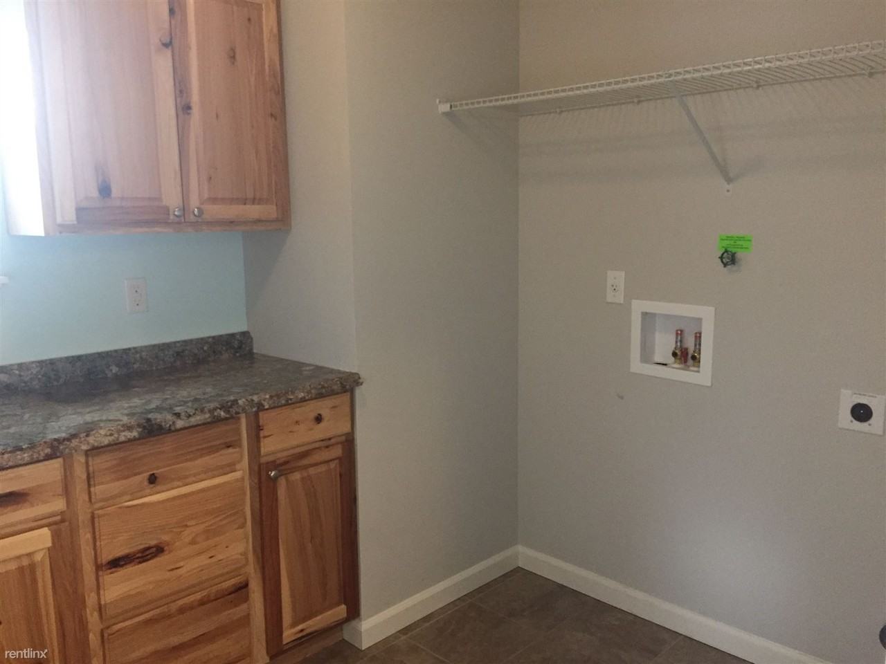 2598-2400 20th Ave NE - Photo 3 of 12