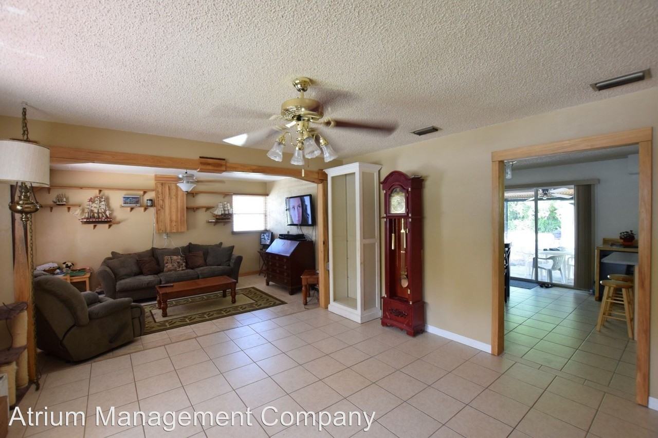 535 Sherry Ave - Photo 3 of 11