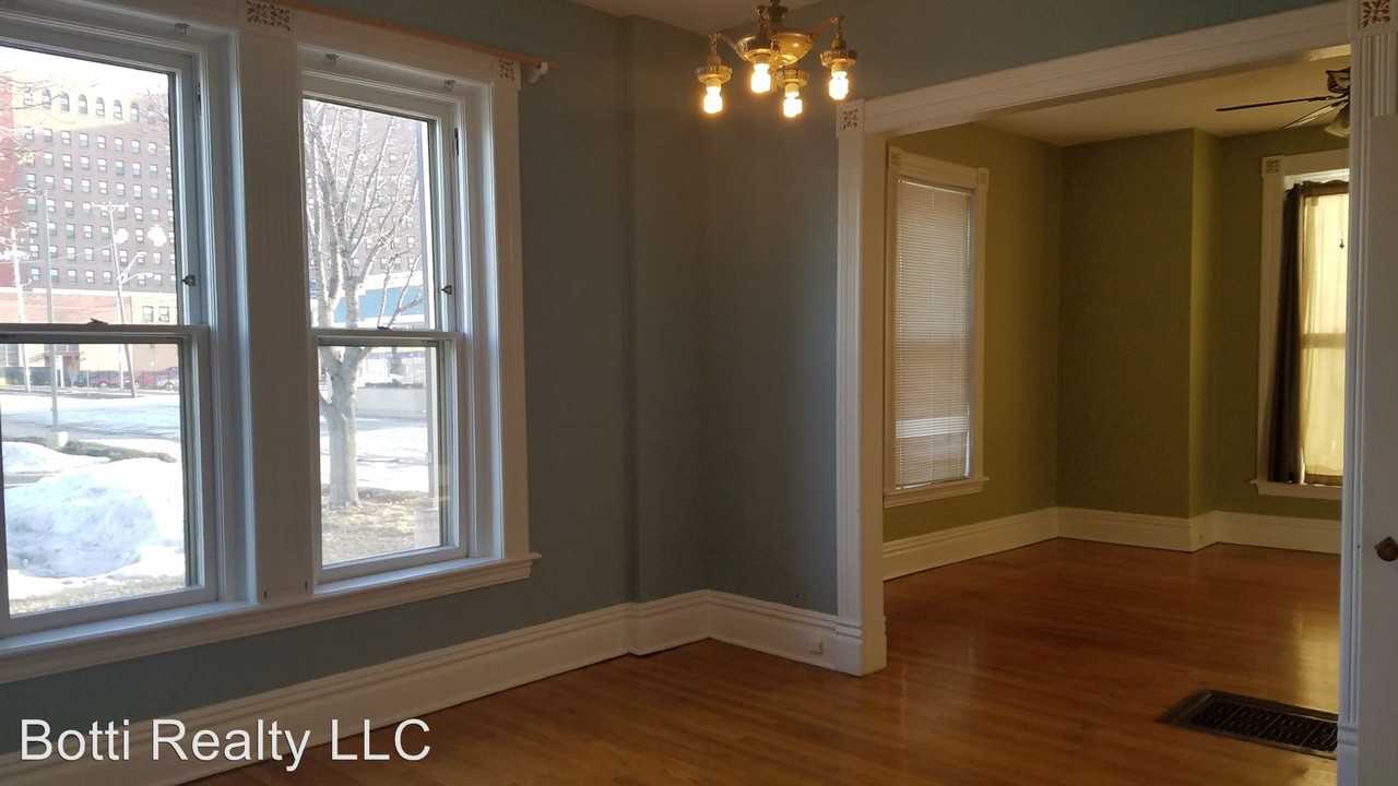 512 Market St #1 - Photo 2 of 11