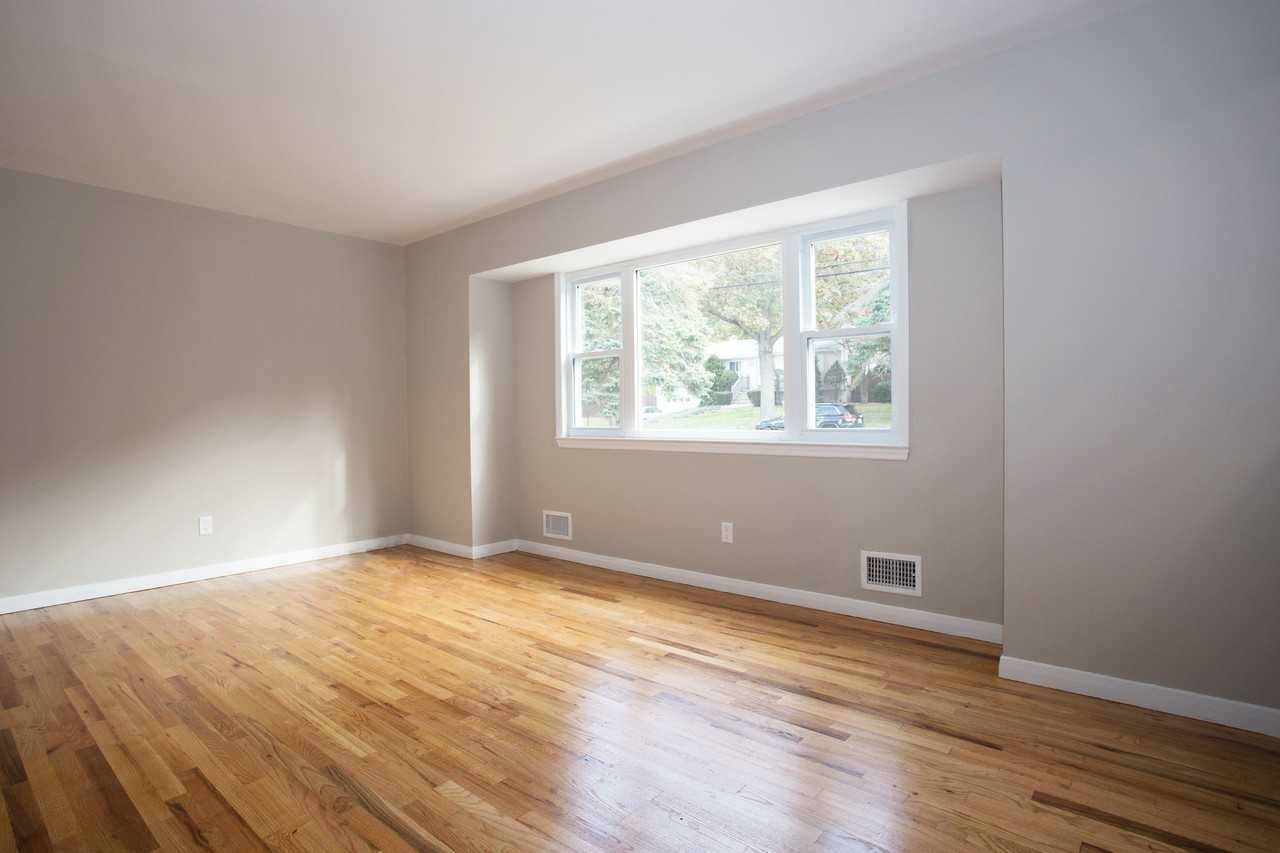 603 Wildwood Rd W - Photo 2 of 13