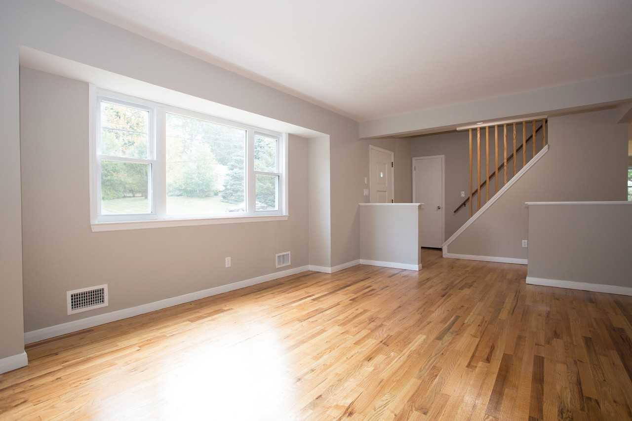 603 Wildwood Rd W - Photo 3 of 13