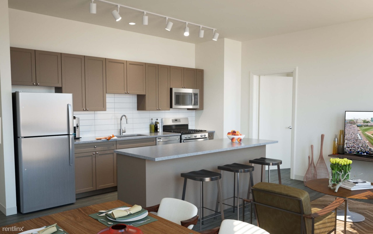 830 N Milwaukee Ave - Photo 3 of 13