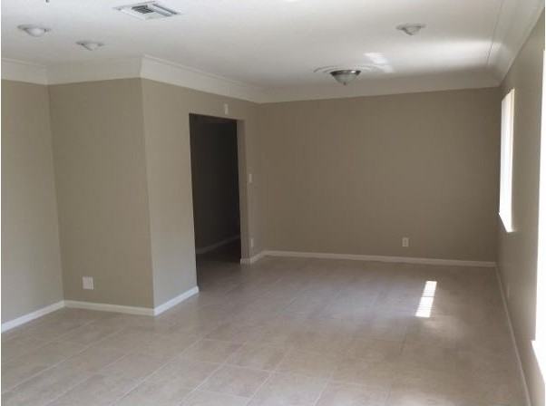 1130 SW 72nd Ave - Photo 2 of 8