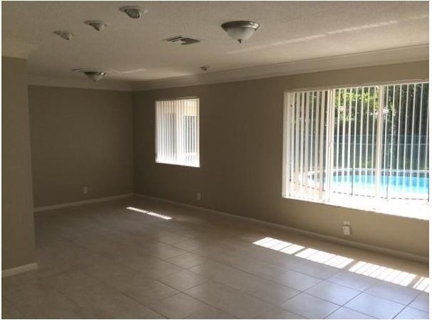 1130 SW 72nd Ave - Photo 3 of 8