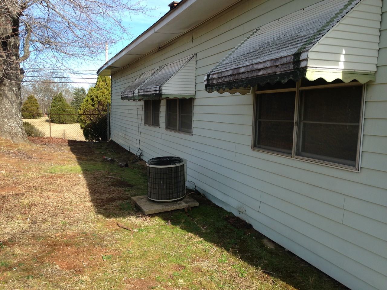 609 N Howard Ave - Photo 2 of 8