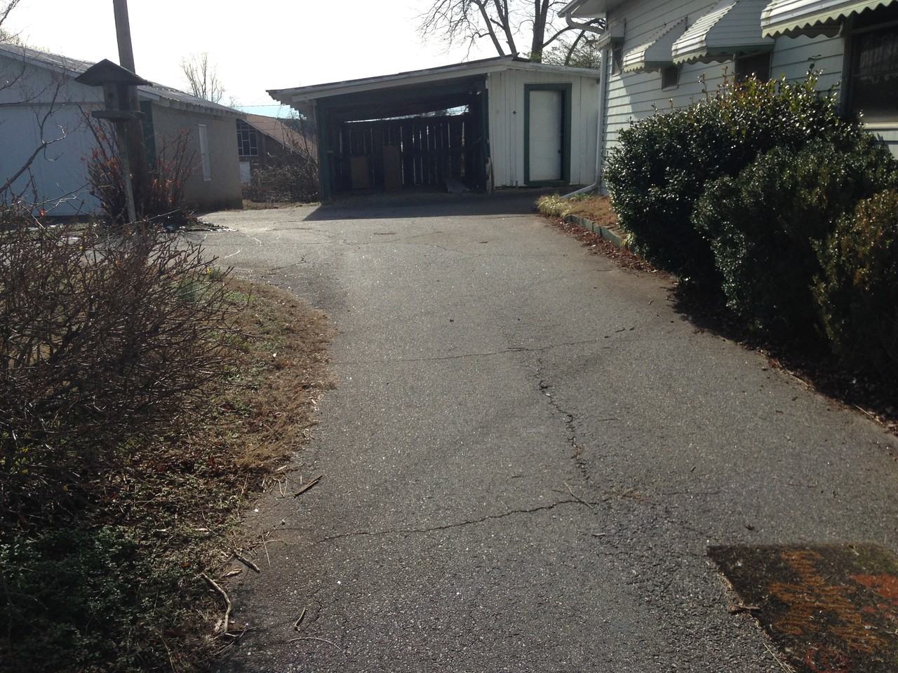 609 N Howard Ave - Photo 3 of 8