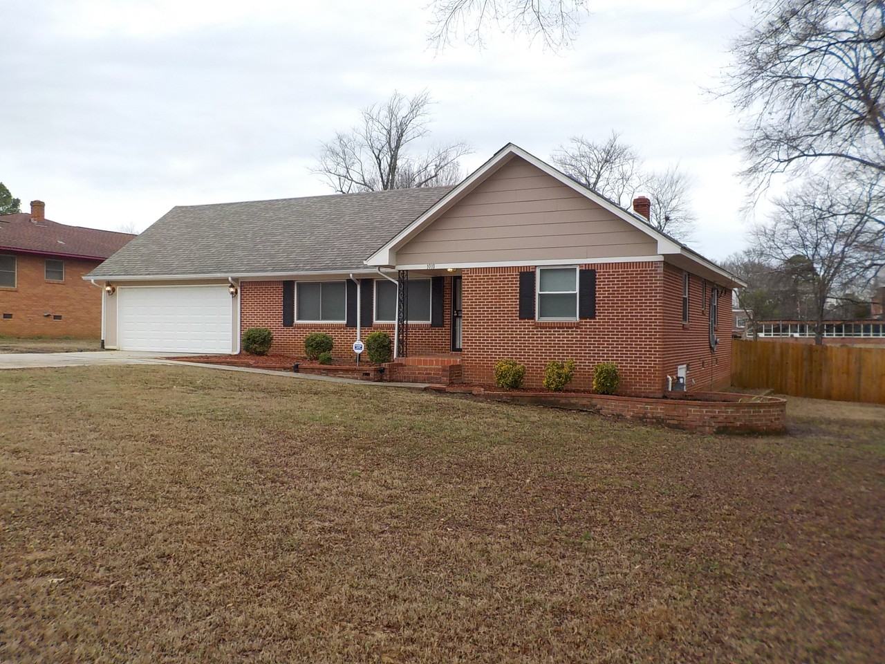 1010 W Gloria Rd - Photo 2 of 15