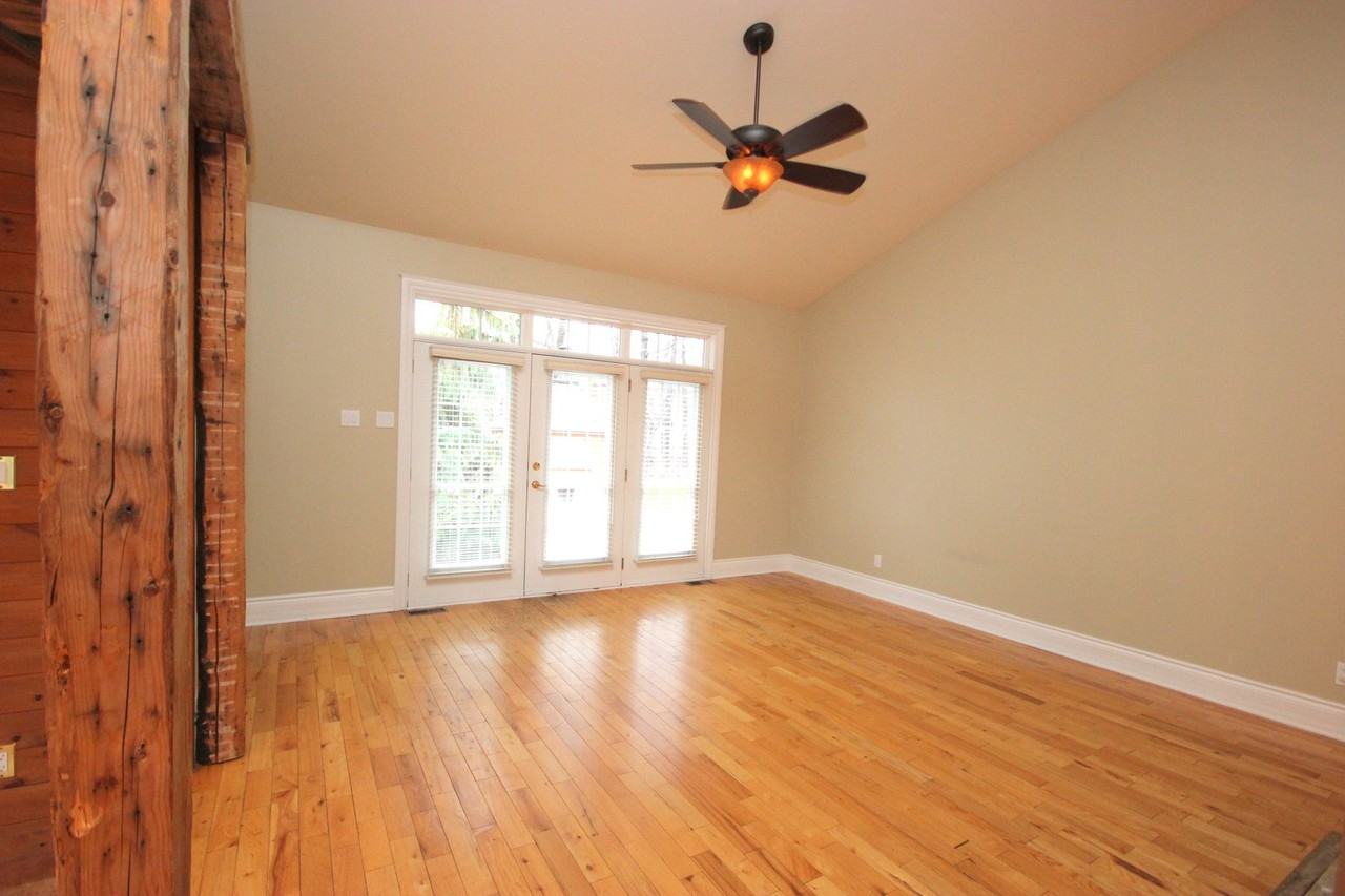 1249 Barnwell Crescent - Photo 2 of 12