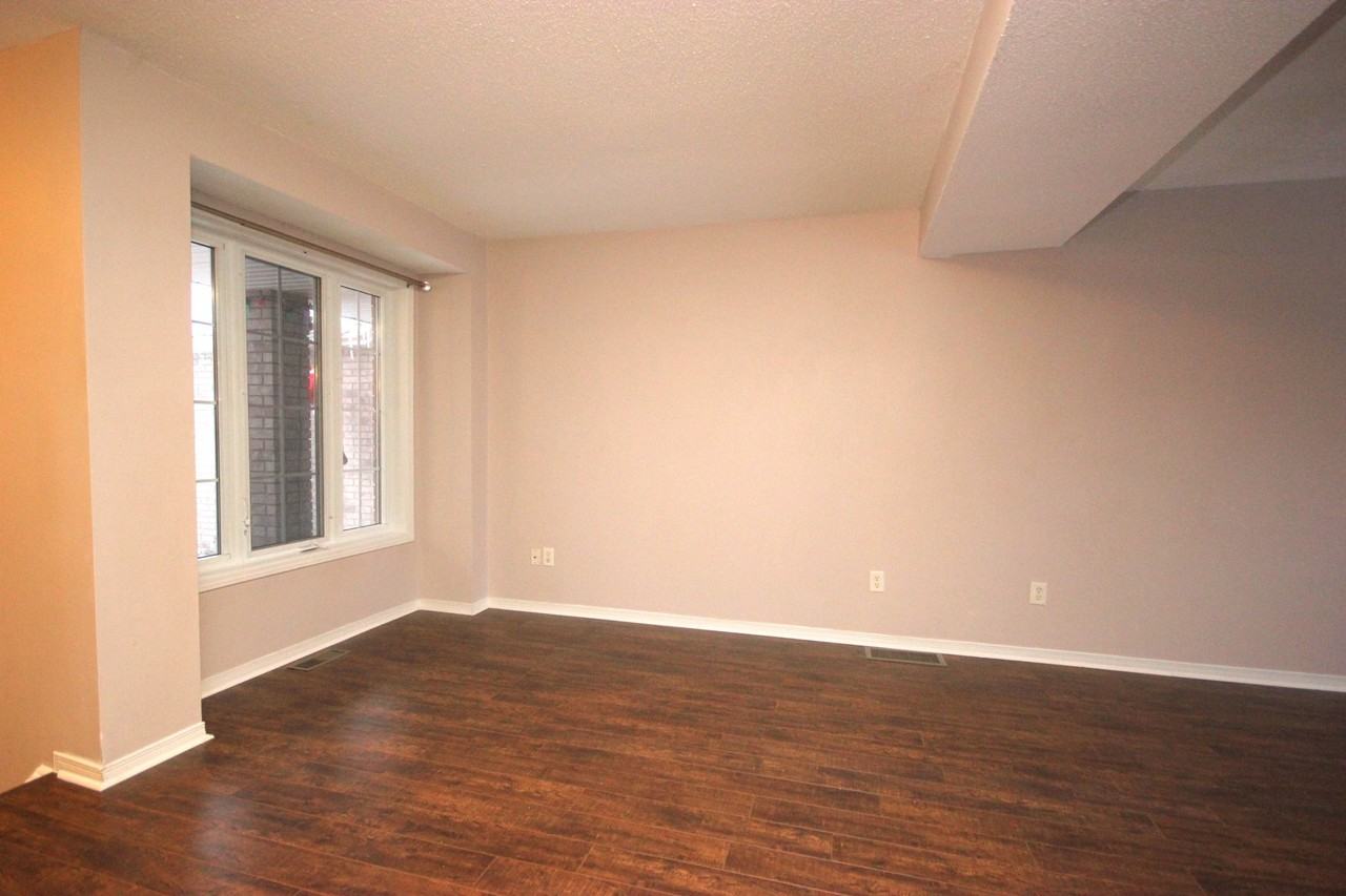 2070 Scully Way - Photo 3 of 12