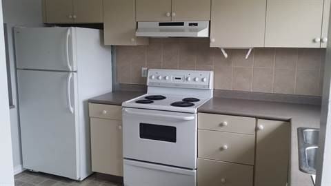 521-495 Dunluce Rd NW - Photo 3 of 8