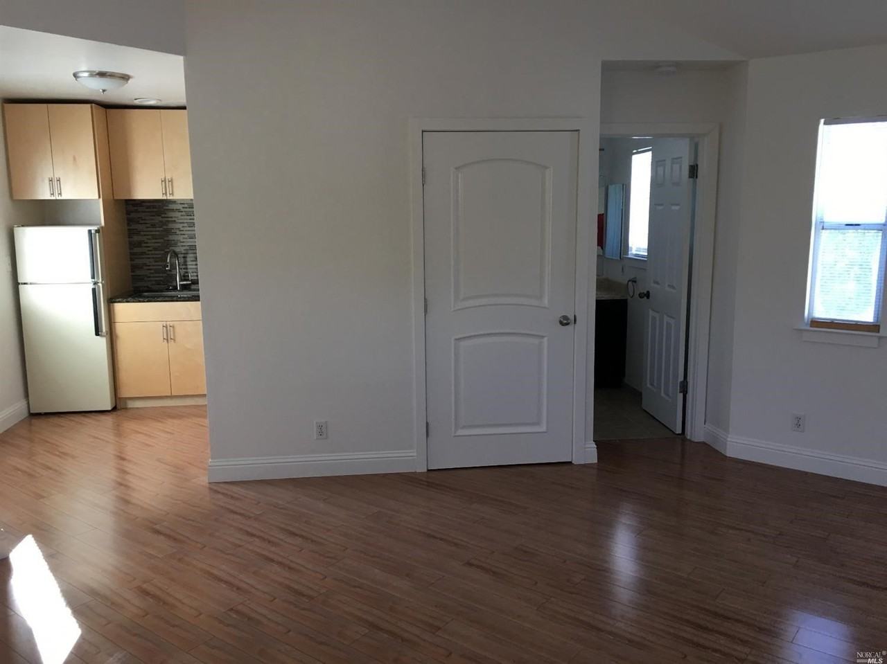 513 Mission Ave - Photo 2 of 6