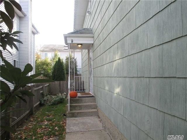 20 Pequot Ave - Photo 3 of 12