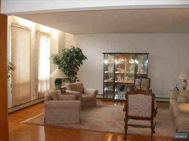 255 Center St - Photo 2 of 15