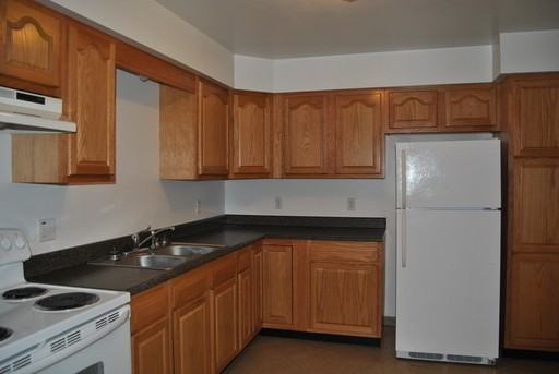 220-200 Peach St - Photo 2 of 8