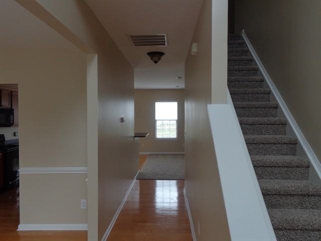 6144 Roseway Ct - Photo 2 of 13