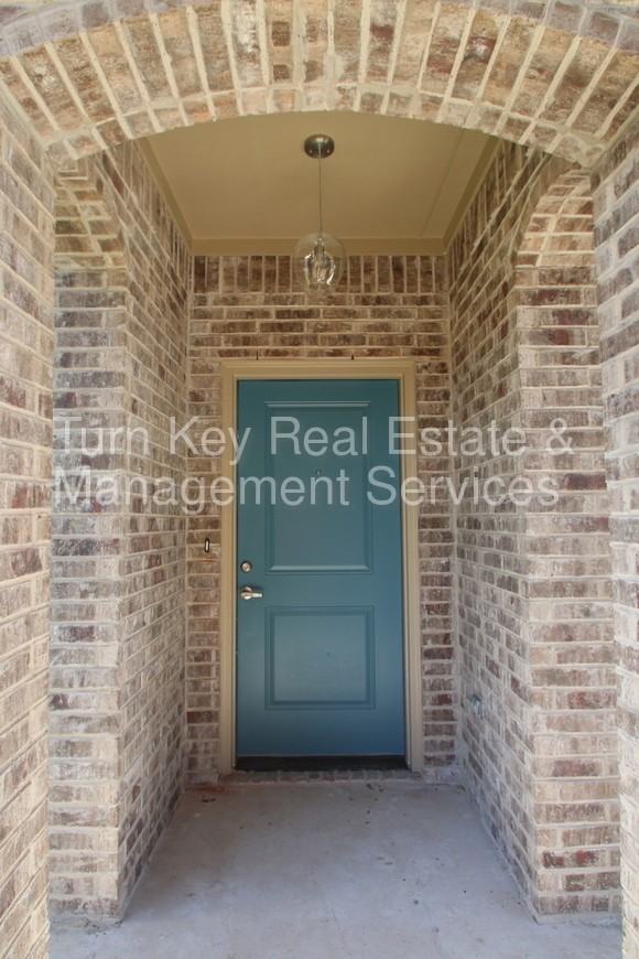 8029 Arbor Ave - Photo 2 of 17