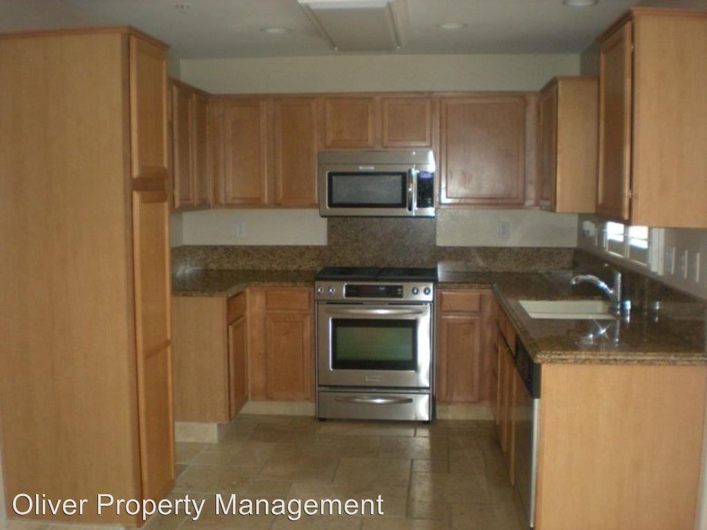 32 La Paz Ct - Photo 2 of 12