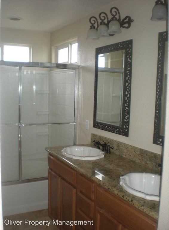 32 La Paz Ct - Photo 3 of 12