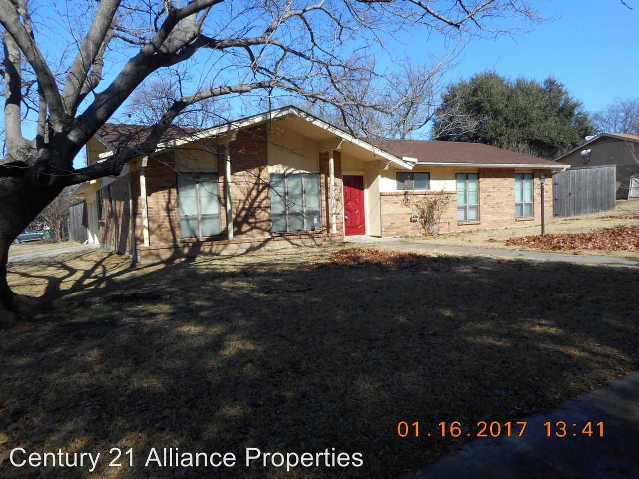 7701 Terry Dr - Photo 2 of 32