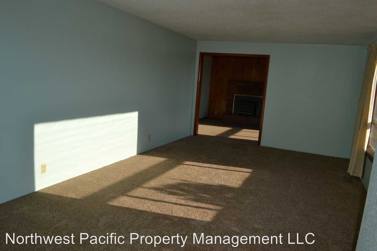 11826 Stayton Rd SE - Photo 3 of 14