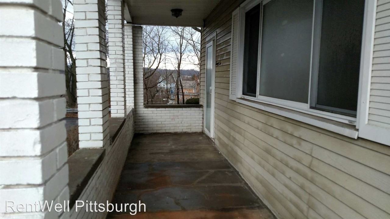 22 Leslie St - Photo 2 of 10