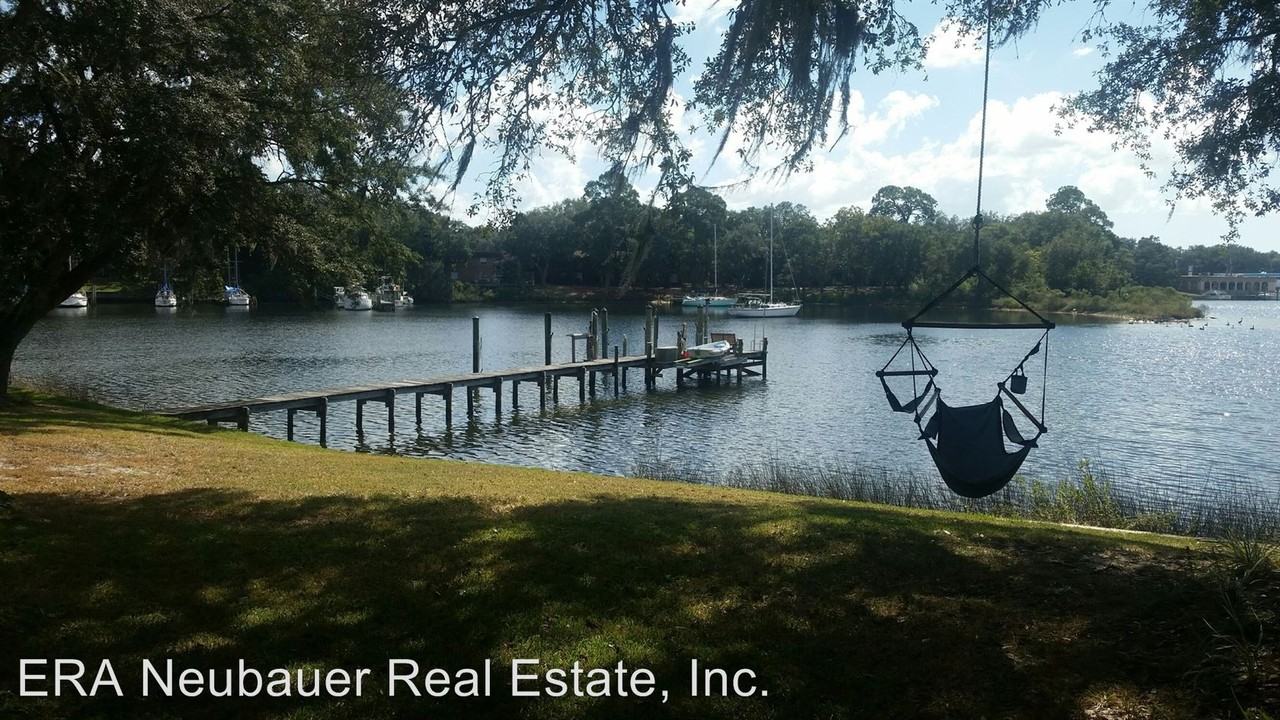 1327 Stratford Ave - Photo 2 of 6