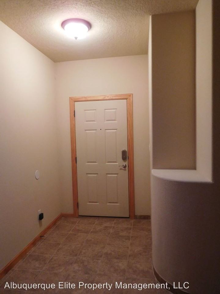 3747 Ridge Pointe Loop NE - Photo 3 of 28