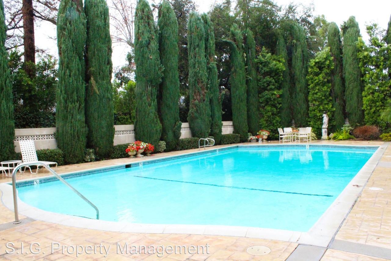 1255 S Orange Grove Blvd #1 - Photo 3 of 15