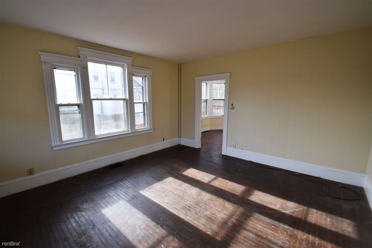 250 Main St - Photo 3 of 9